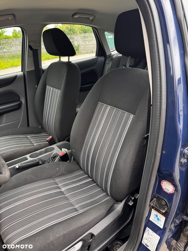 Ford Focus 1.4 Trend - 21