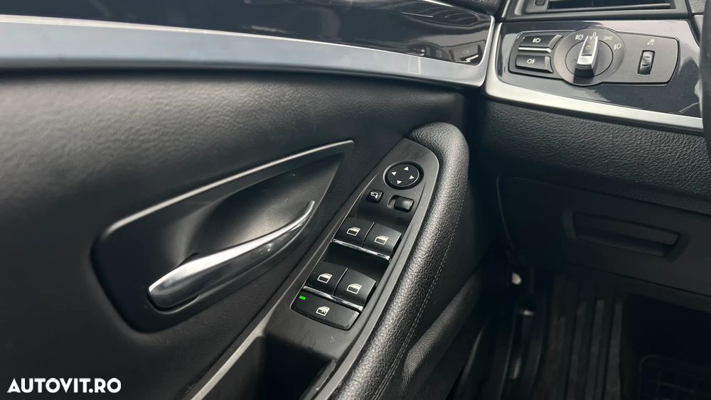BMW Seria 5 525d xDrive - 17