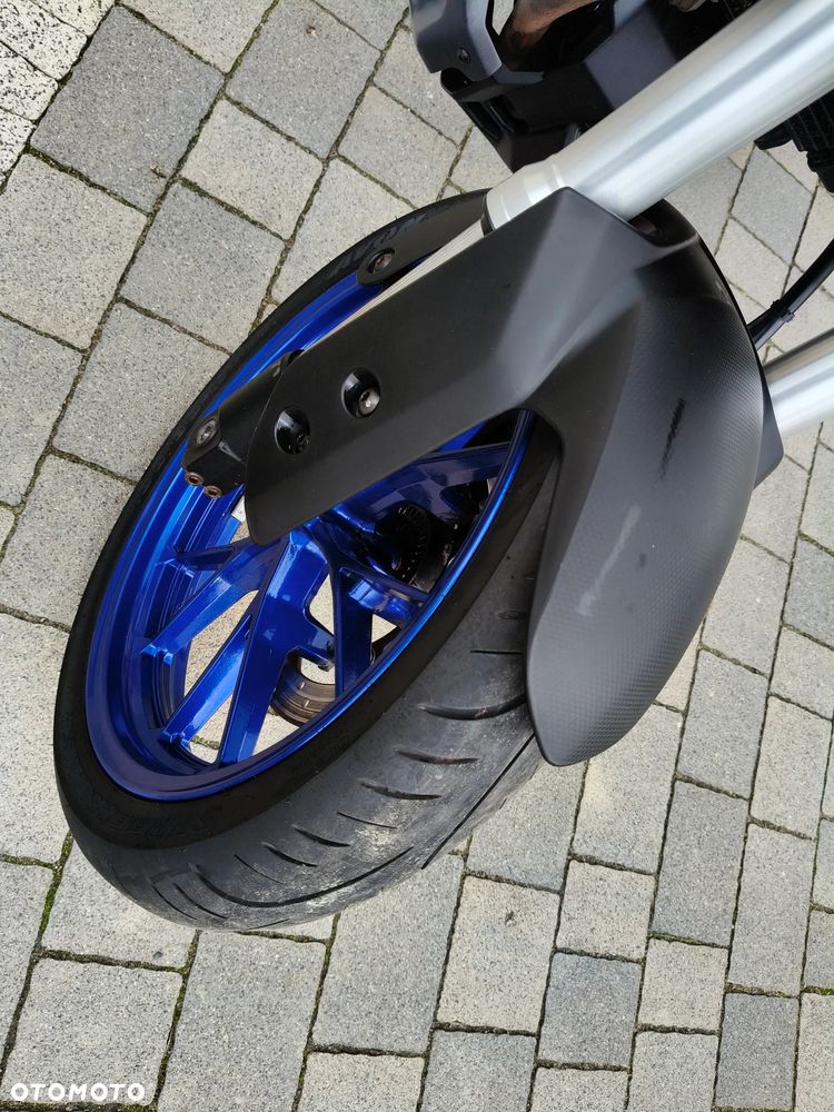 Yamaha MT - 12