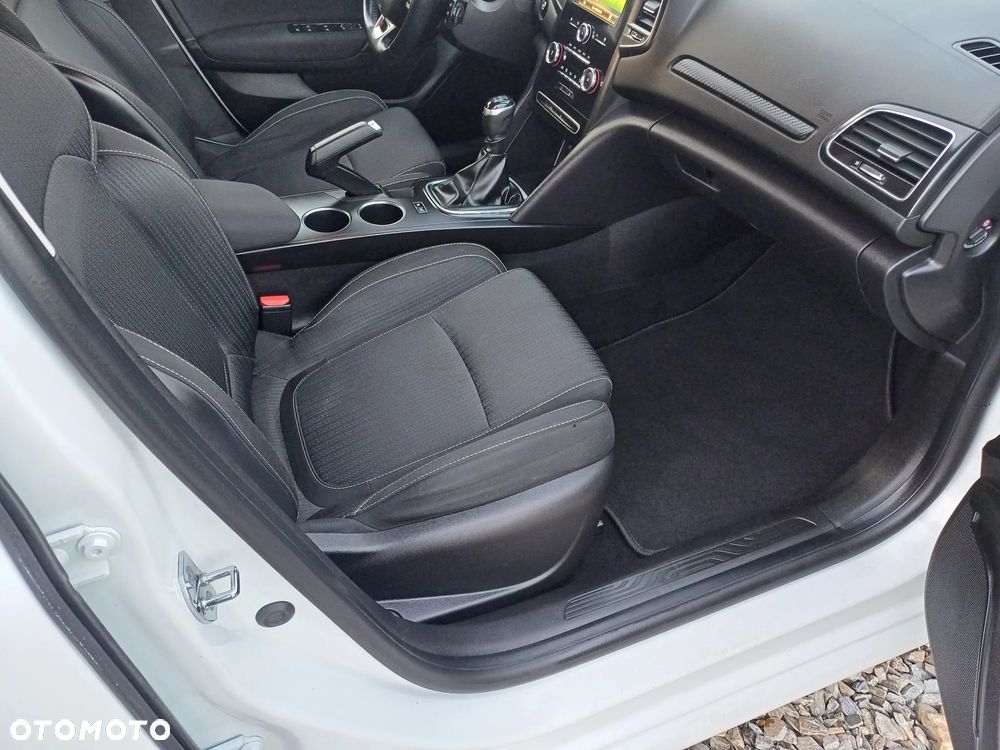 Renault Megane 1.5 Blue dCi Intens - 26