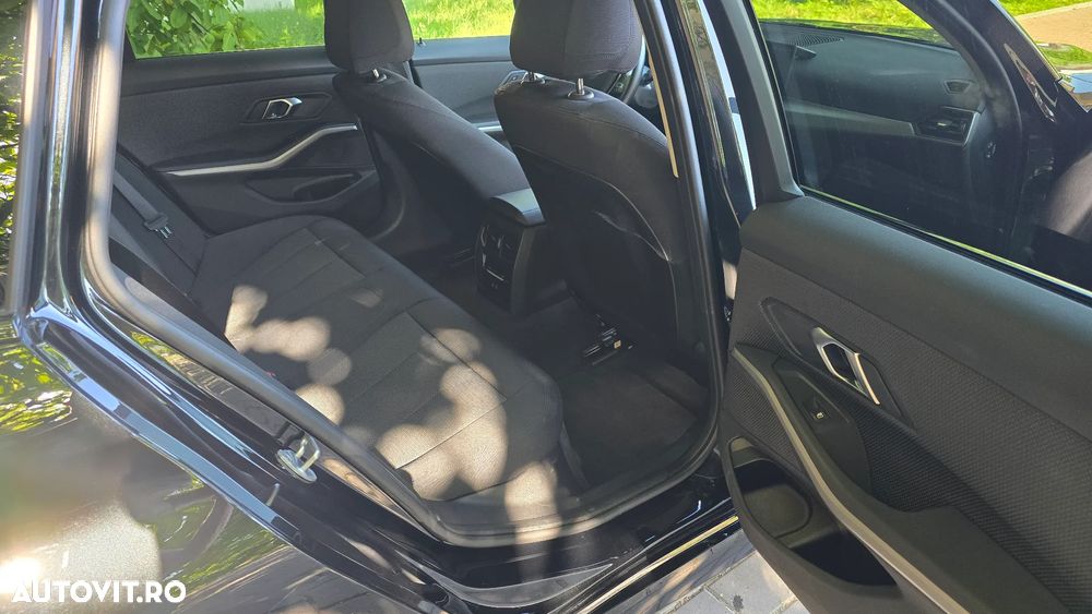 BMW Seria 3 318i Touring Aut. Advantage - 16