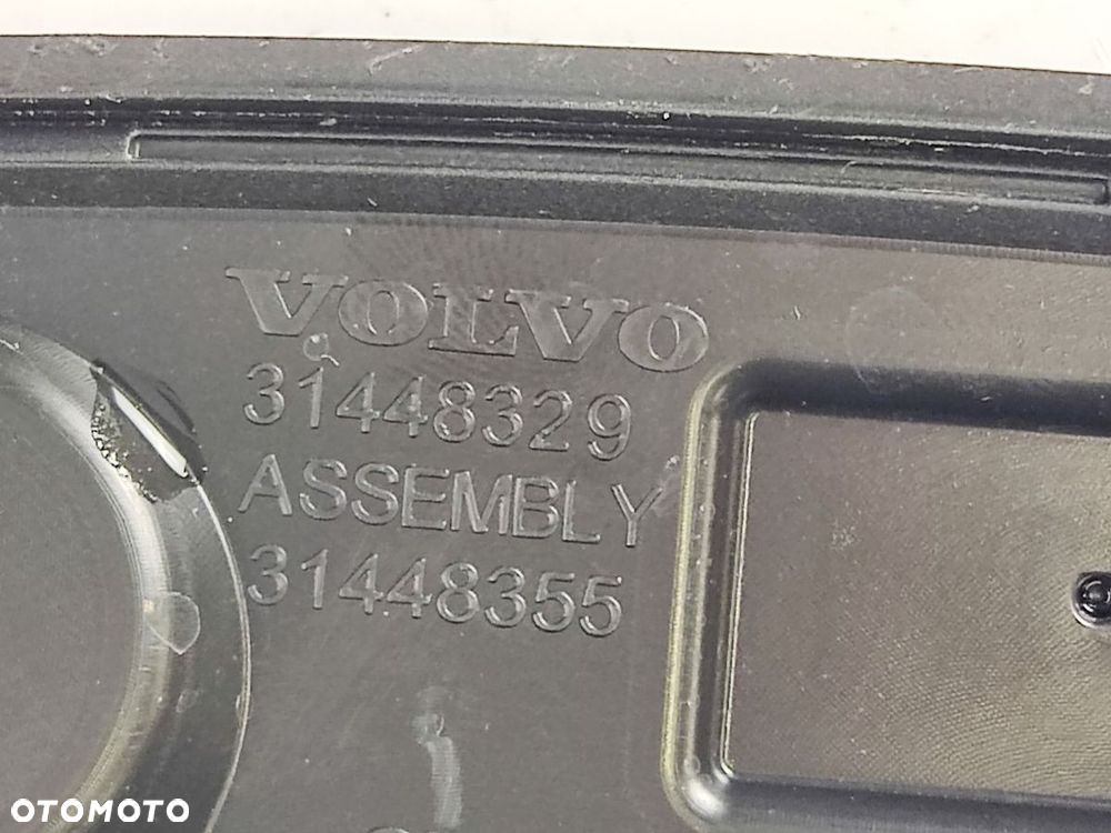 VOLVO XC40 17-21r Listwa Błotnika Tył Prawy - 5