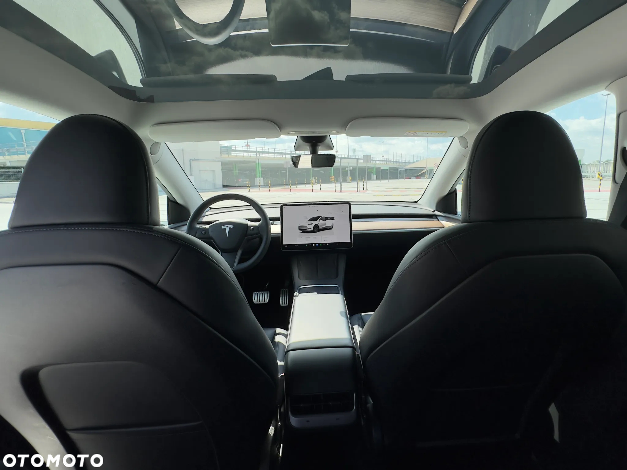 Tesla Y Performance AWD - 14