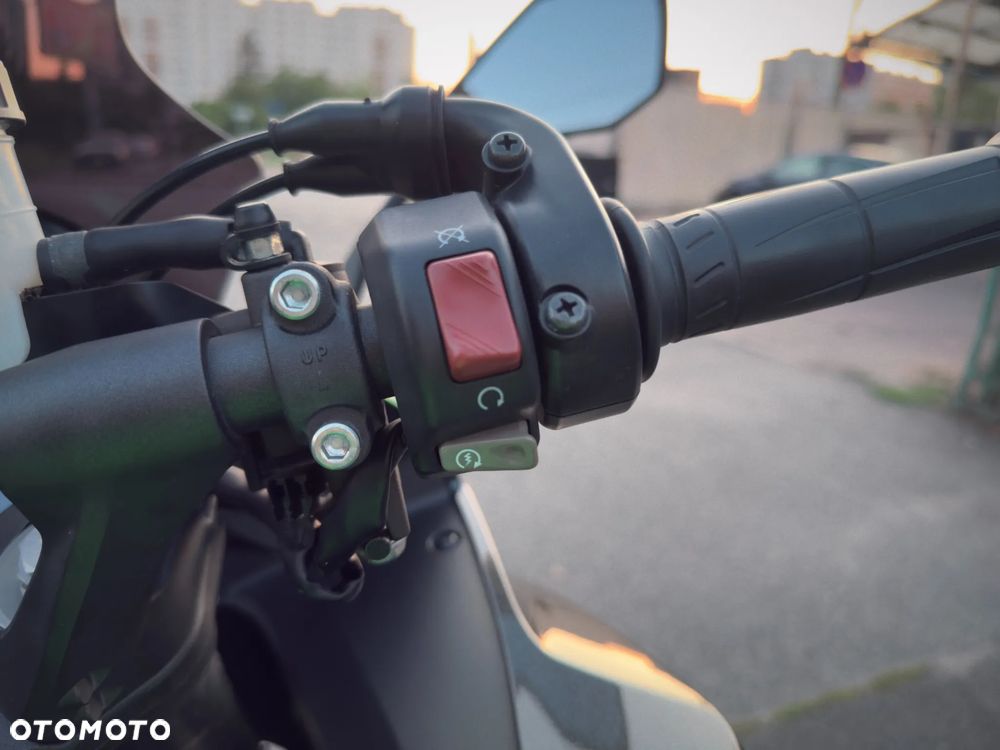 Kawasaki Ninja 1000 SX - 5