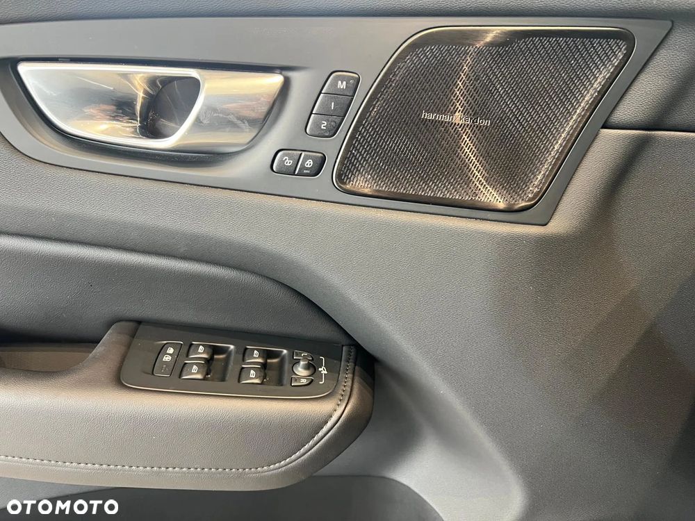 Volvo XC 60 B5 D AWD Geartronic Inscription - 33