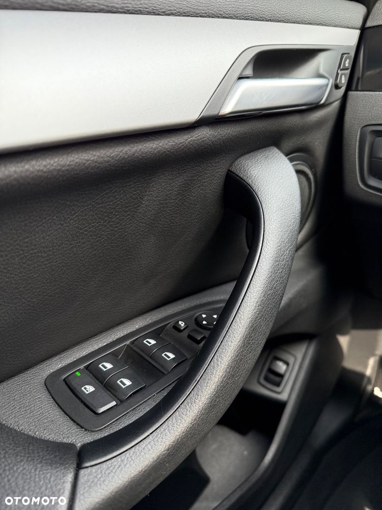 BMW X1 sDrive16d Sport Line - 30