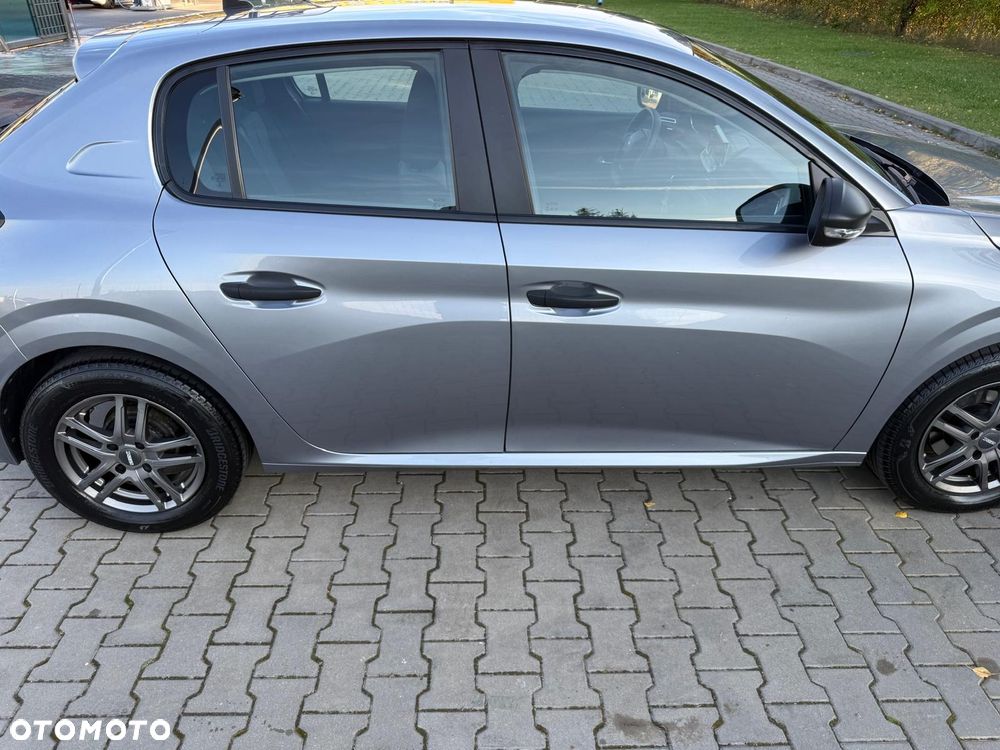Peugeot 208 - 4