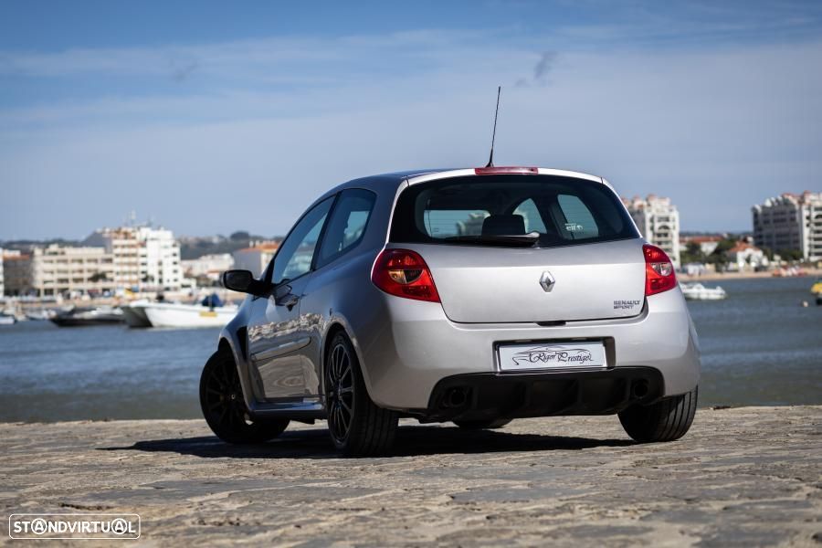 Renault Clio 2.0 16V Sport - 4