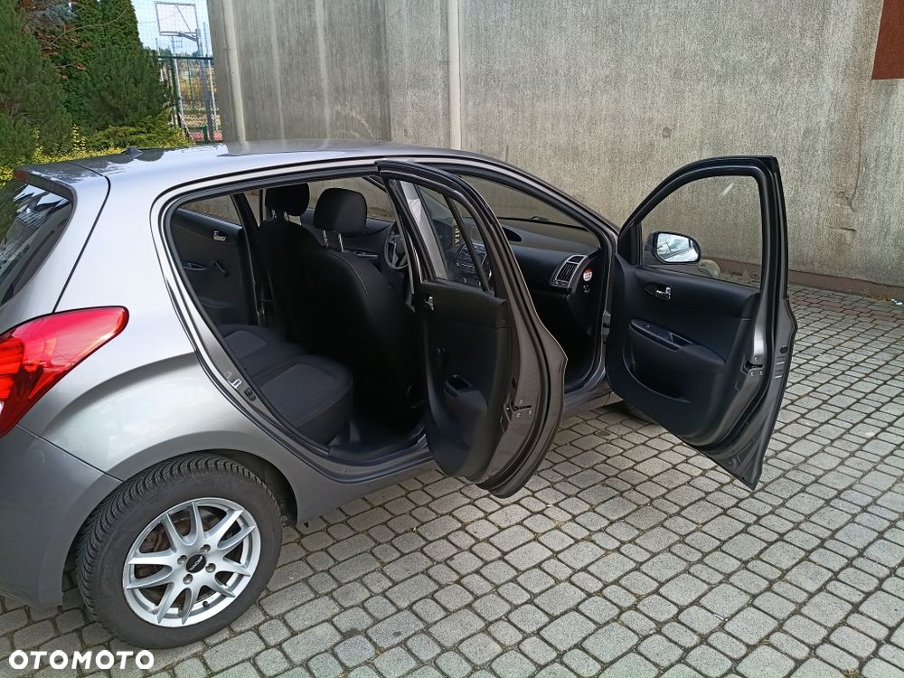 Hyundai i20 - 12