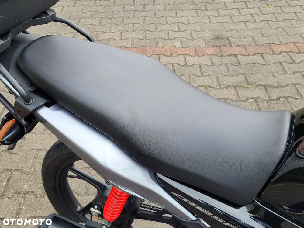 Honda CB - 16