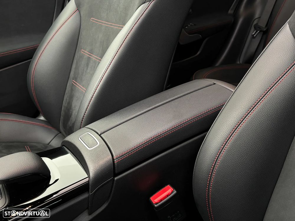 Mercedes-Benz A 250 Limousine - 24