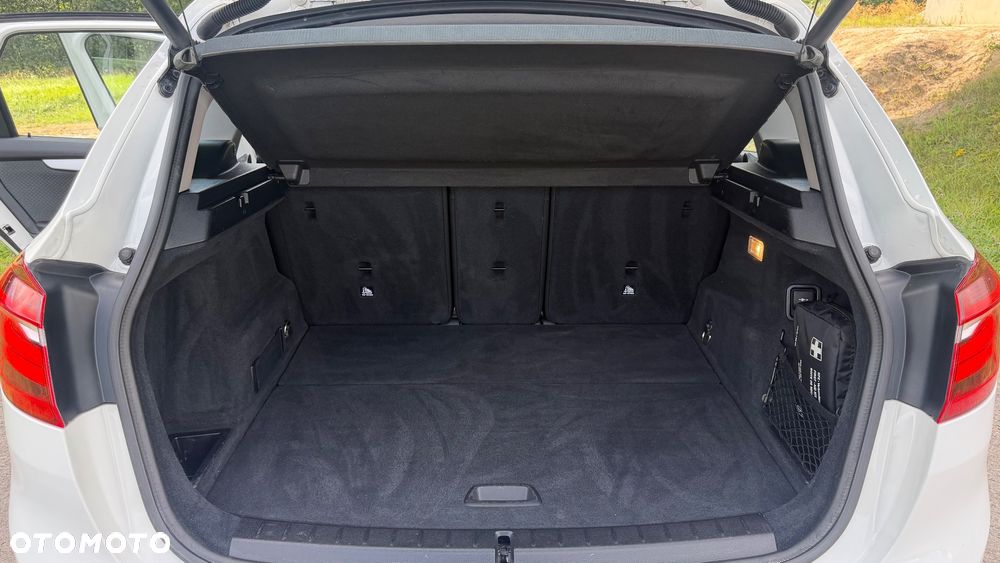 BMW Seria 2 218d - 26