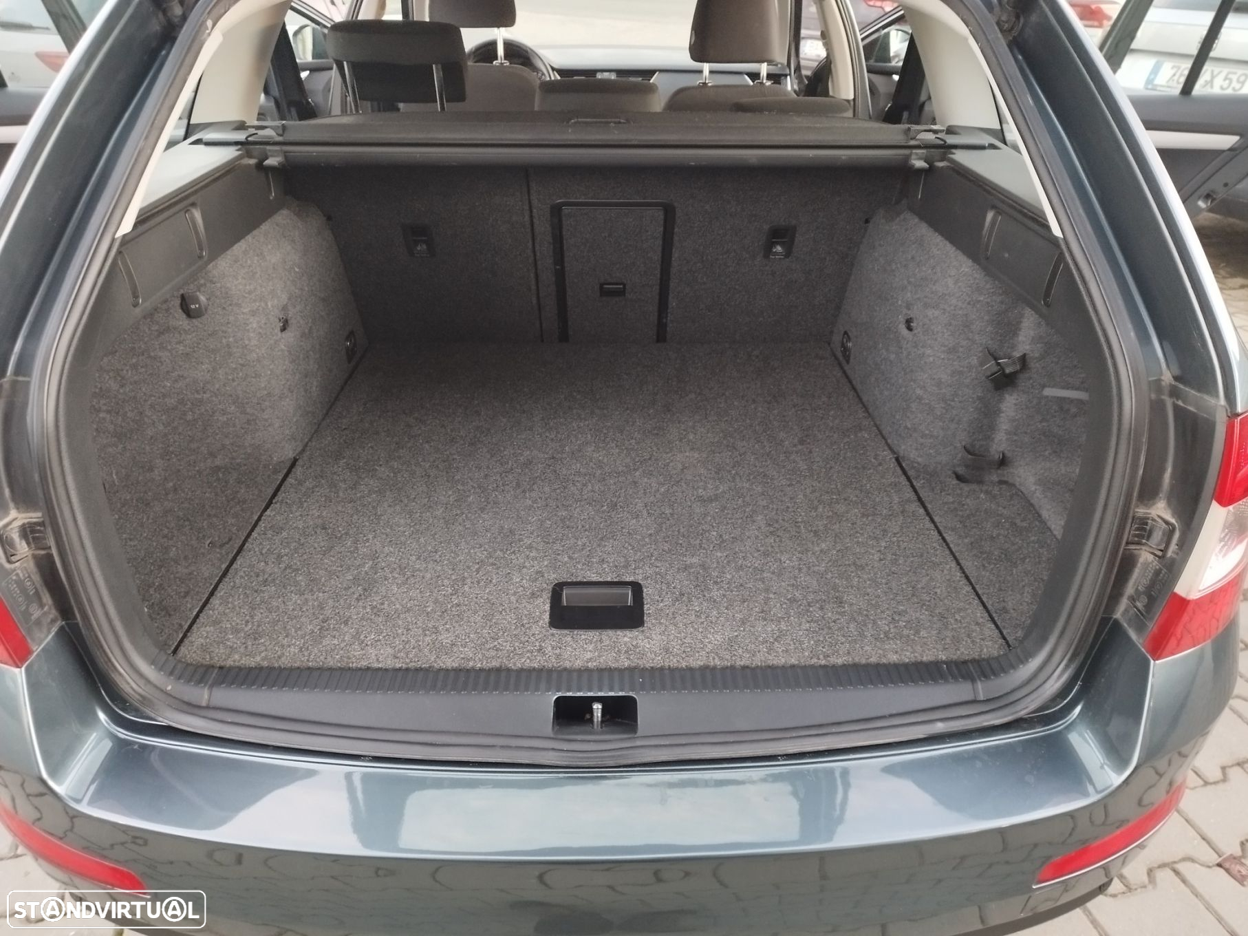 Skoda Octavia Break 1.6 TDi Ambition DSG - 10