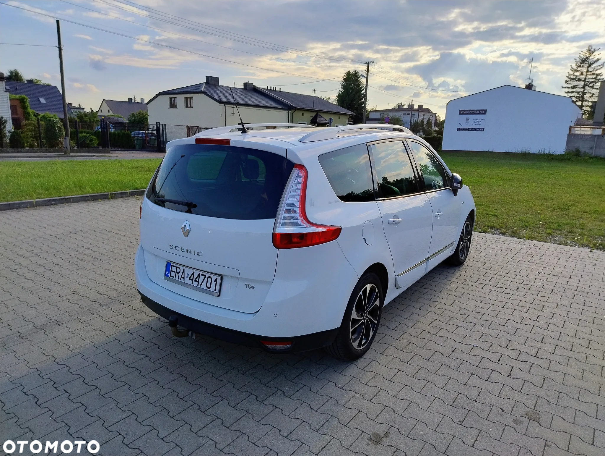 Renault Grand Scenic ENERGY TCe 130 BOSE EDITION - 4