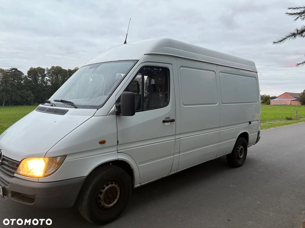 Mercedes-Benz Sprinter - 5
