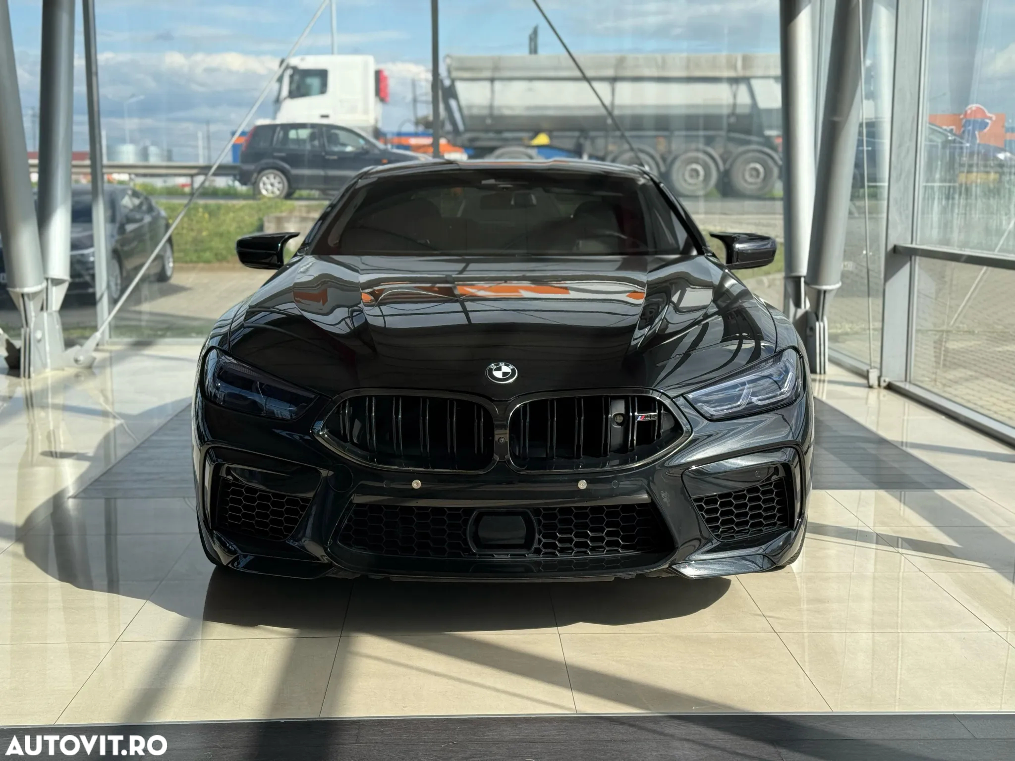BMW M8 Competition - 4