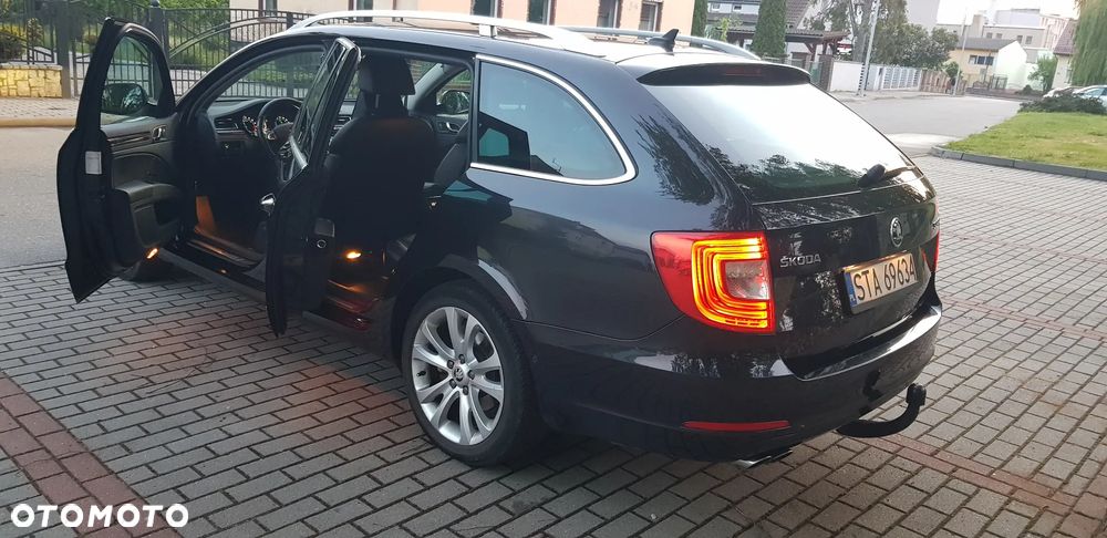 Skoda Superb 2.0 TDI Elegance DSG - 8