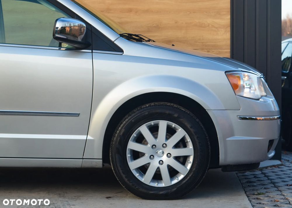 Chrysler Grand Voyager 2.8 CRD Automatik Limited - 9