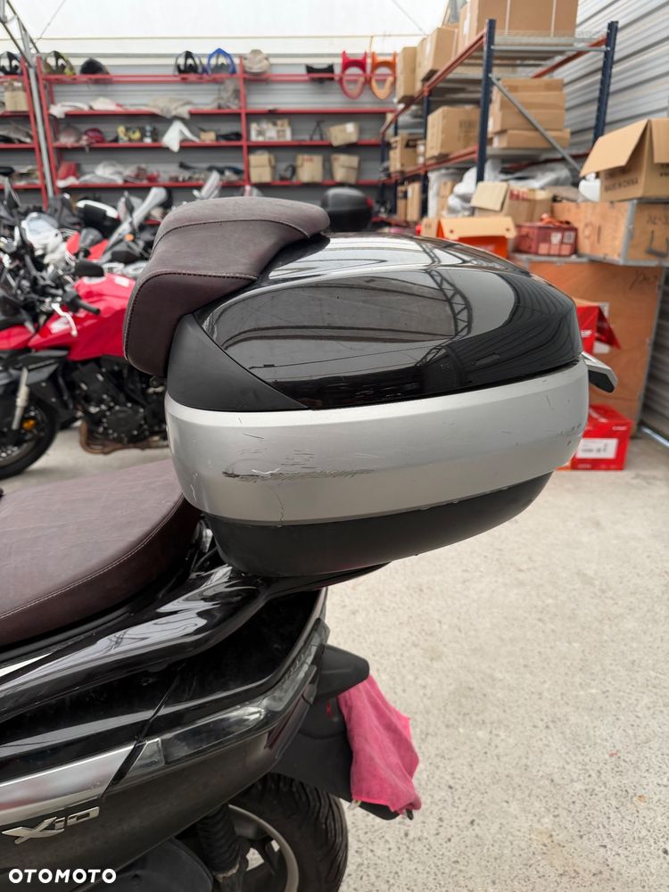 Piaggio X10 - 16