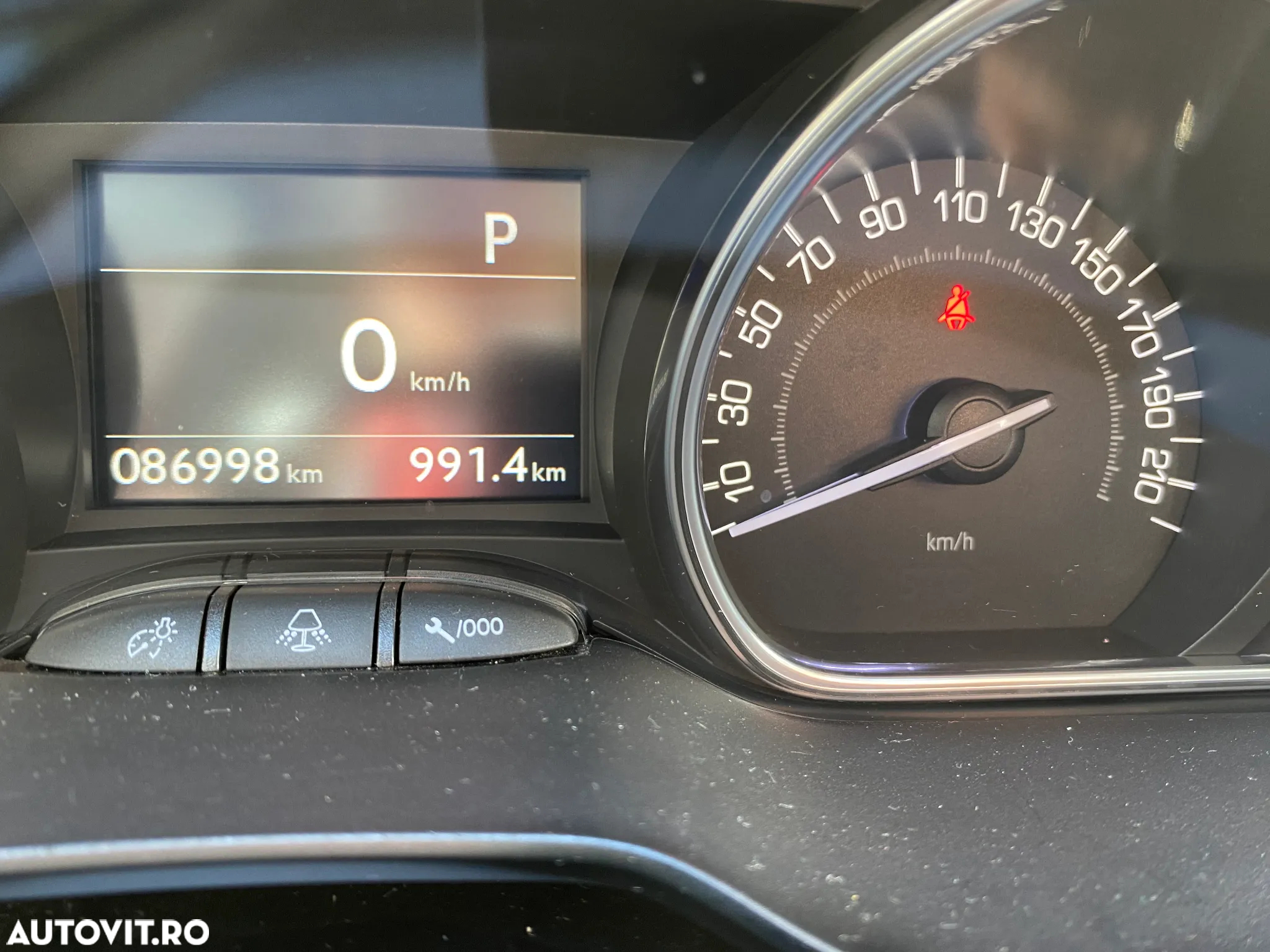Peugeot 2008 - 4