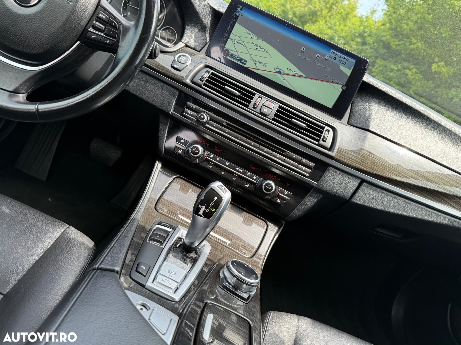 BMW Seria 5 520d Aut. Luxury Line - 7