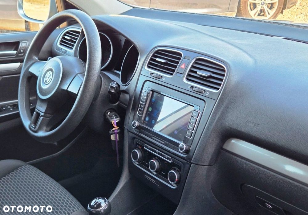 Volkswagen Golf - 16