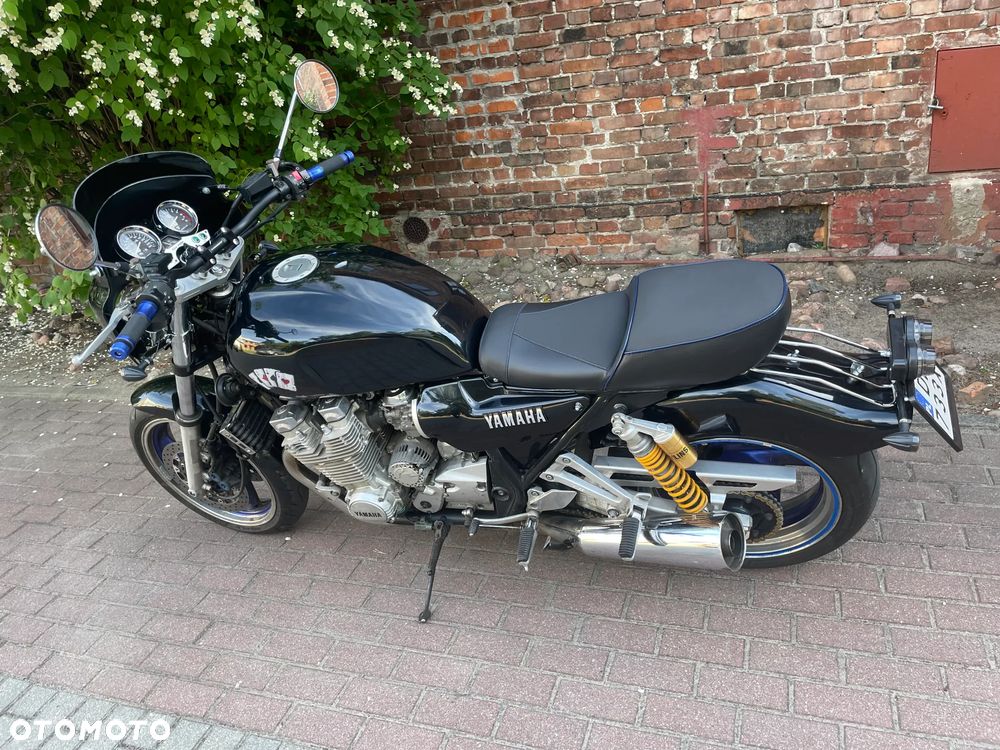 Yamaha XJR - 3