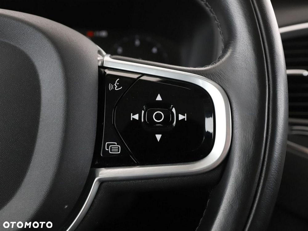 Volvo XC 90 B5 D AWD Momentum Pro - 34