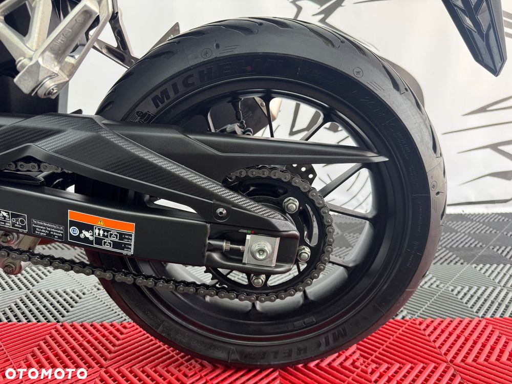 Honda CB - 16
