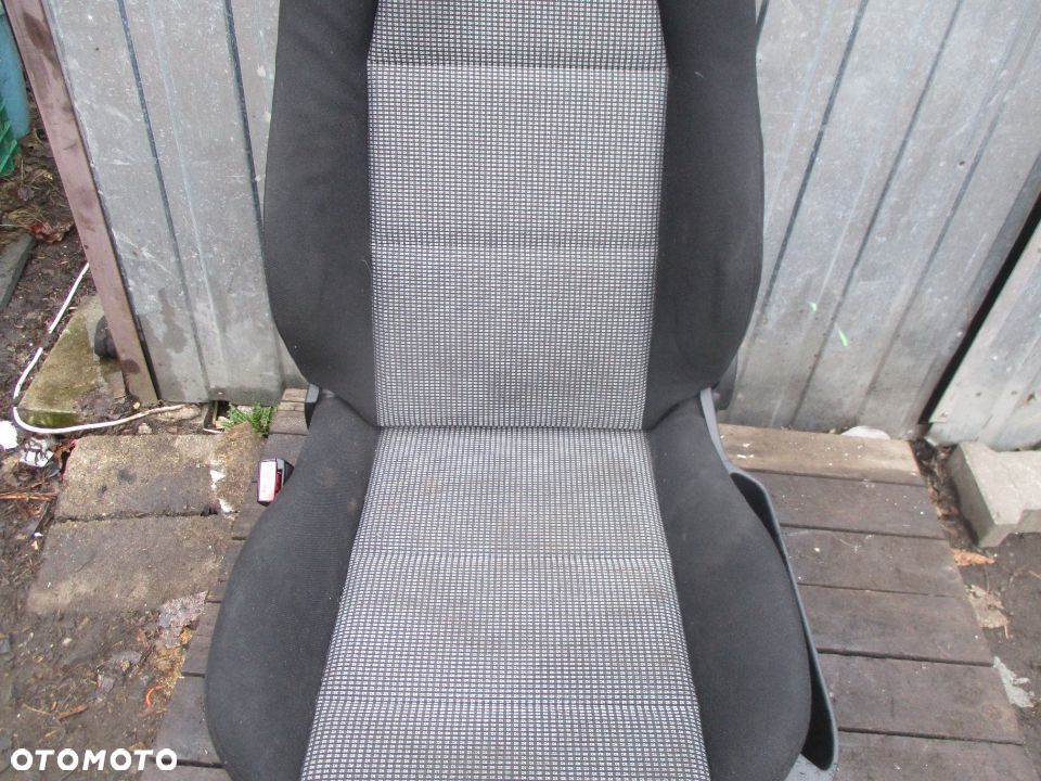 Fotel kierowcy przedni lewy Peugeot 207 - 2