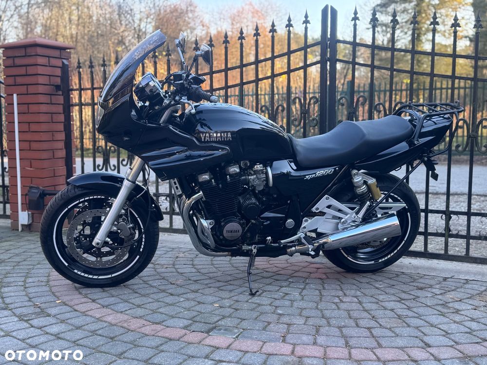 Yamaha XJR - 6
