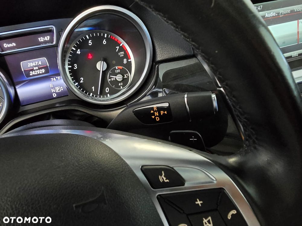 Mercedes-Benz GL - 27