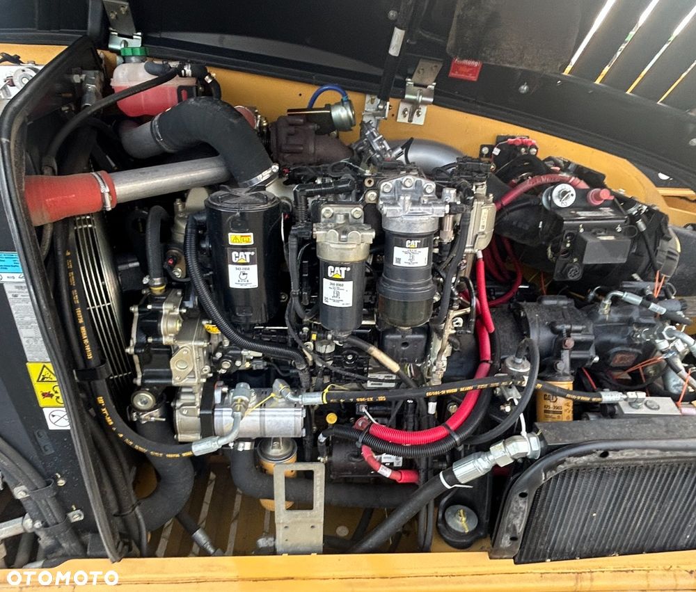 Caterpillar TH357D - 3