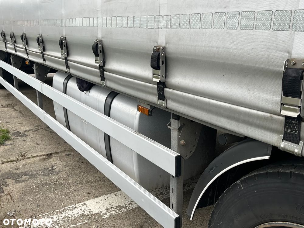 DAF CF 320 - 9