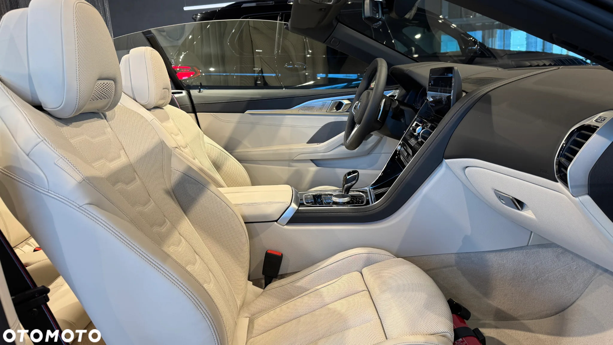 BMW Seria 8 840i xDrive - 16