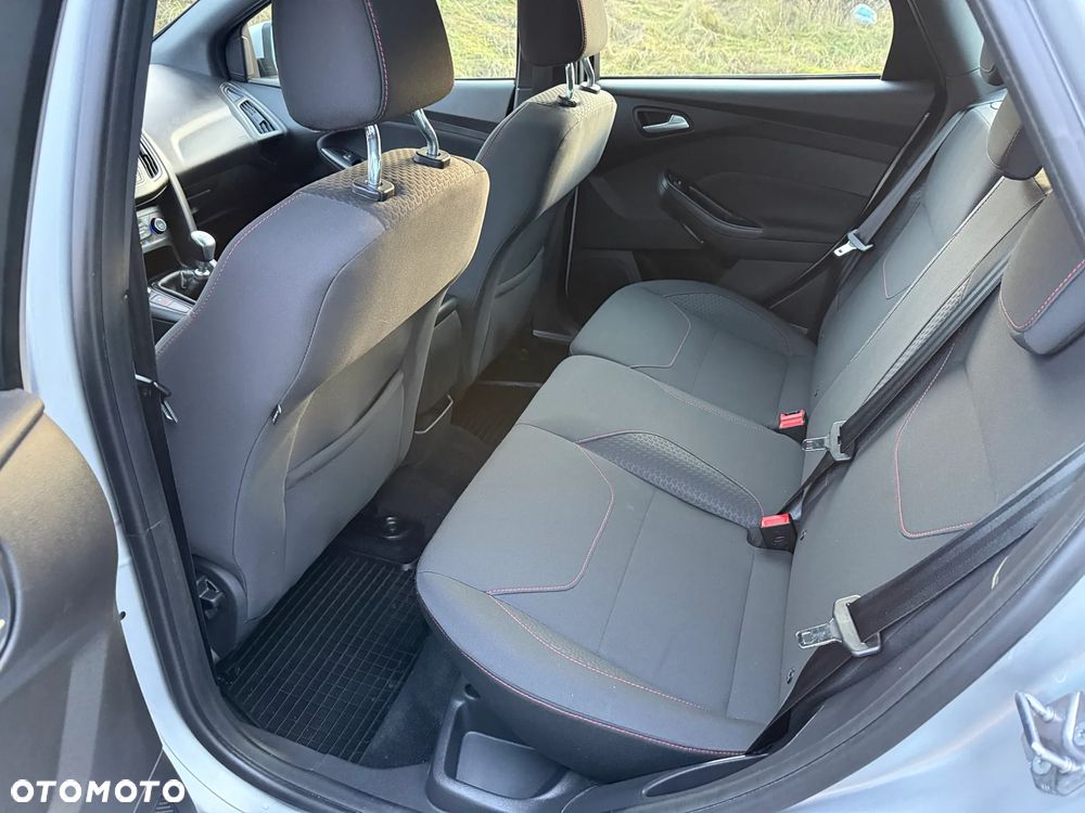 Ford Focus 1.0 EcoBoost Start-Stopp-System ST-LINE STYLE - 9