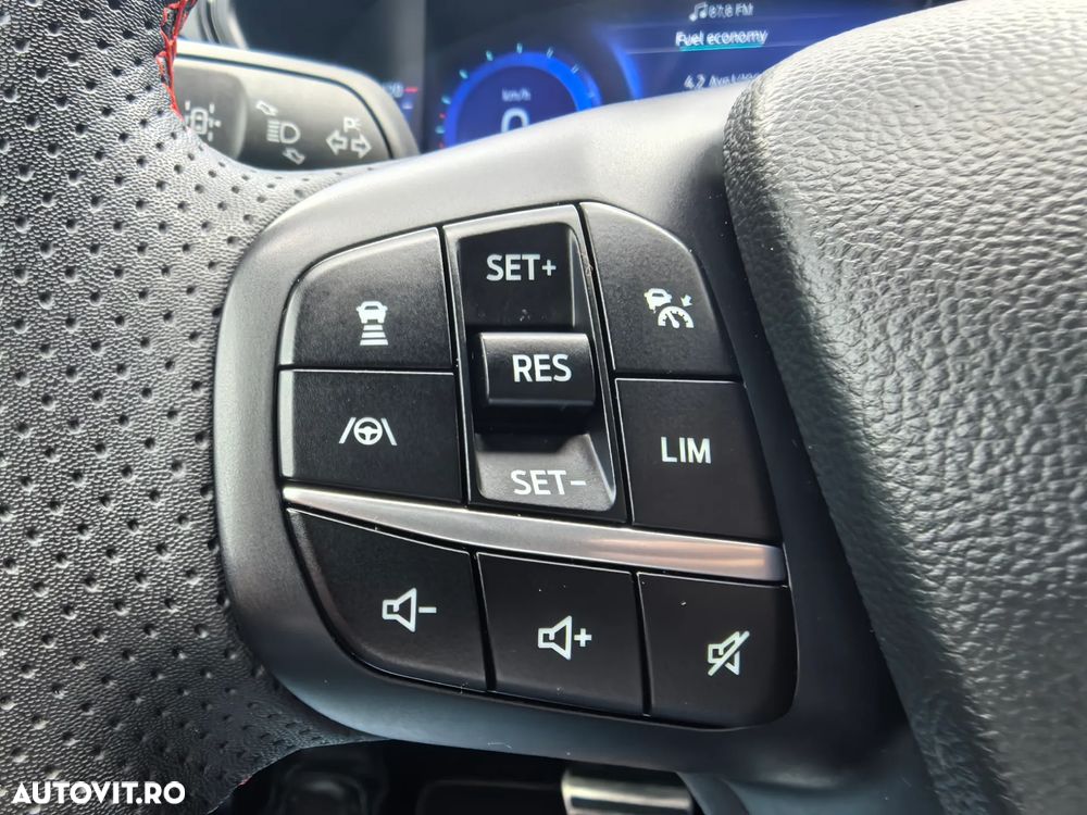 Ford Kuga 2.5 Duratec PHEV ST-LINE X - 28