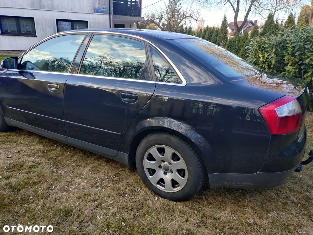 Audi A4 Limousine - 4