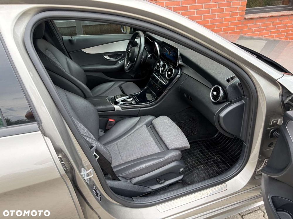 Mercedes-Benz Klasa C 220 d 9G-TRONIC Exclusive - 16