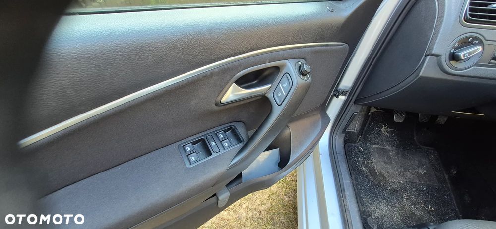 Volkswagen Polo 1.4 TDI (Blue Motion Technology) Comfortline - 15