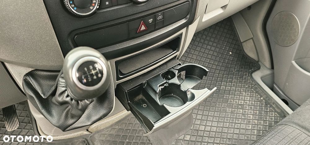 Mercedes-Benz Sprinter - 26