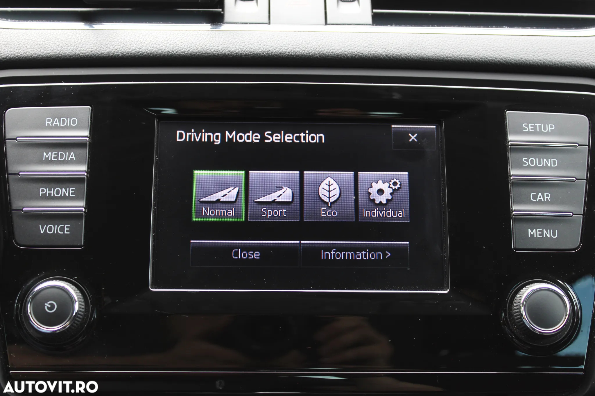 Skoda Octavia 2.0 TDI ELEGANCE DSG - 30