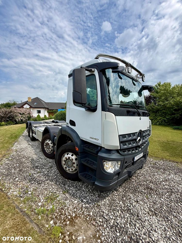 Mercedes-Benz Arocs 3240 - 11