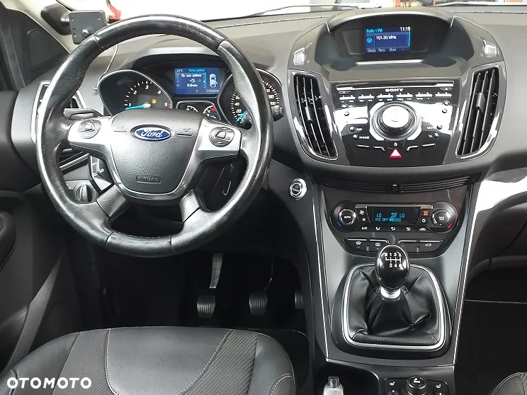Ford Kuga 2.0 TDCi 2x4 Titanium - 20