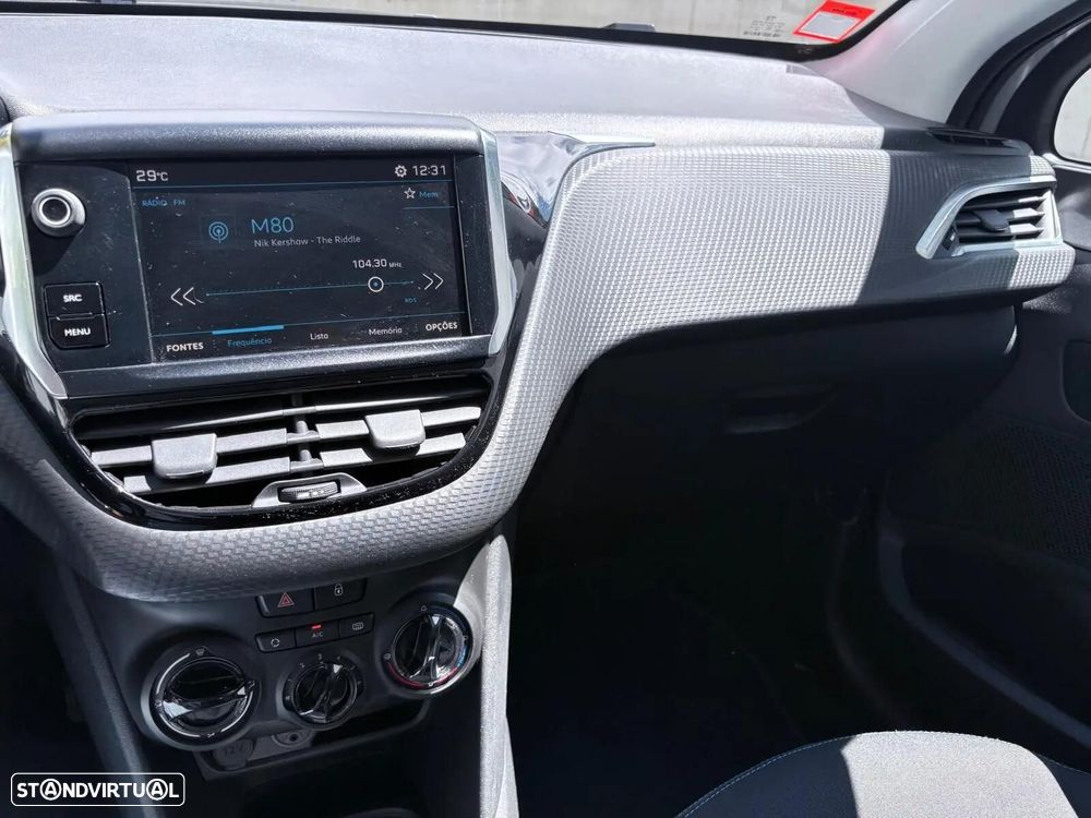 Peugeot 208 1.6 BlueHDi Style - 43