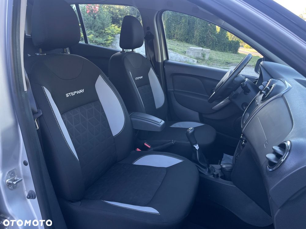 Dacia Sandero Stepway TCe 90 (S&S) Celebration - 17