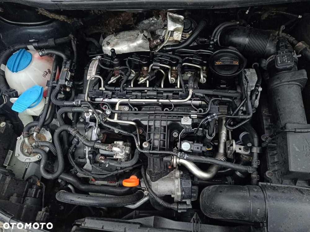 Volkswagen Touran 1.6 TDI DPF BlueMotion Technology Comfortline - 16
