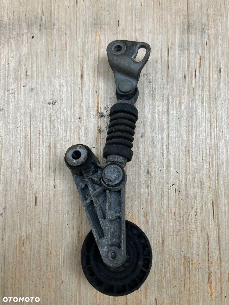 ROLKA NAPINACZ PASKA BMW E31 E32 E34 E38 E39 M60 M62 V8 3.0 4.0 3.5 4.4 1733525 1736857 - 3