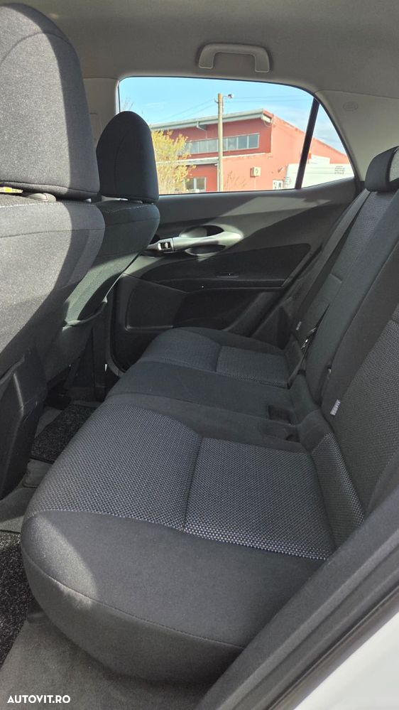 Toyota Auris 1.8 L VVT-i TS Hybrid Sol+ - 11