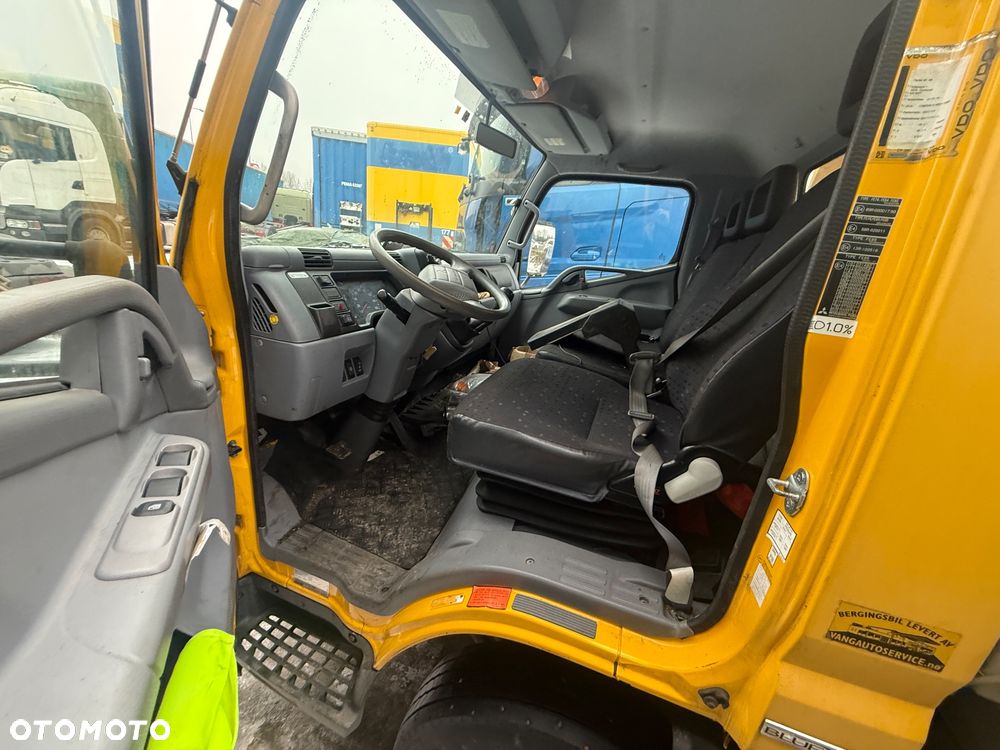 Mitsubishi Fuso Pomoc Płyta 86000 km - 14